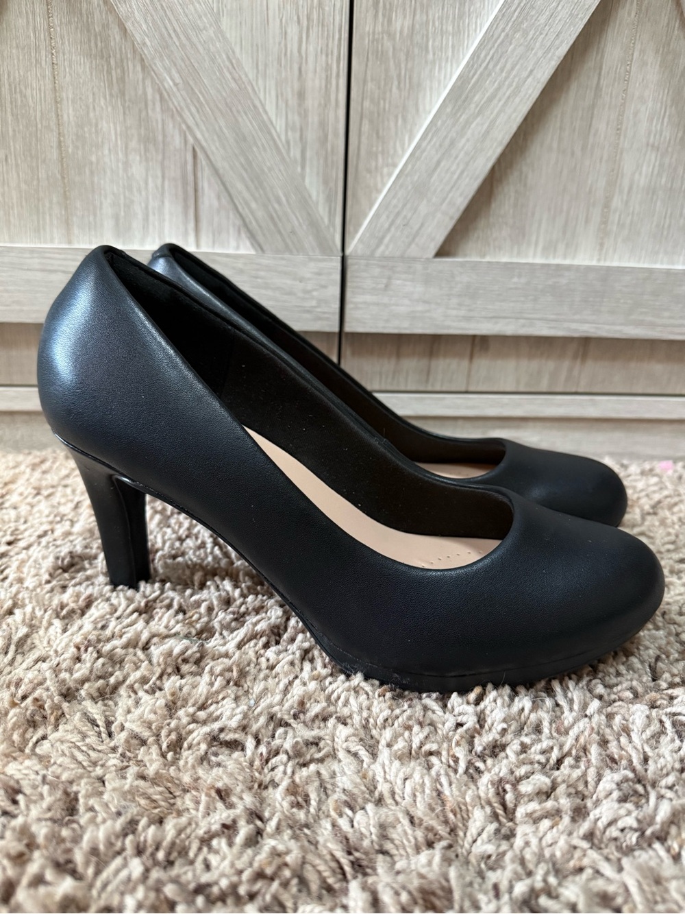 Clarks Black Classic Round-Toe Heels
